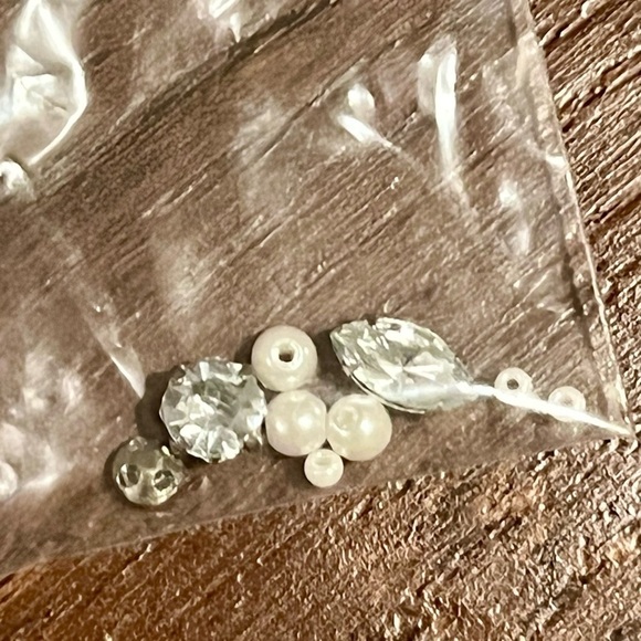 Buttons, Beads Sequins Bundle - Picture 8 of 13